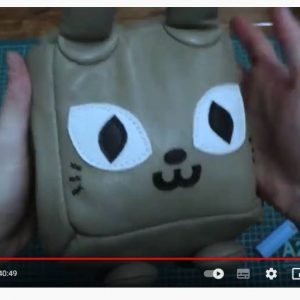 Выкройка для мягкой игрушки в виде квадратного кота из кожи.