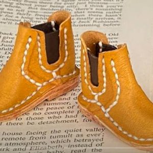 Выкройка брелка для кожаных ботинок с видеоруководством.