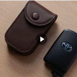 Выкройка кожаного чехла для ключей TOYOTA с видеоинструкцией по сборке.