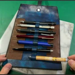 Выкройка кожаного витого пенала для ручек и карандашей.