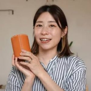 Выкройка кожаного стакана для стола с разделениями для различных аксессуаров.