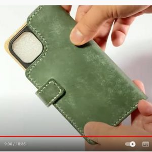 Кожаный чехол-книжка с узором для Apple iPhone 13.