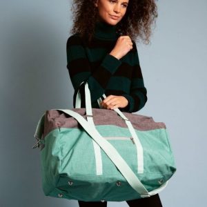 Выкройка легкой тканевой дорожной или спортивной сумки.