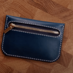 Выкройка кожаной визитницы с молнией и отделением для монет.