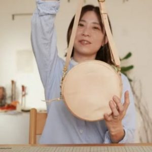 Выкройка круглой женской кожаной сумки через плечо.