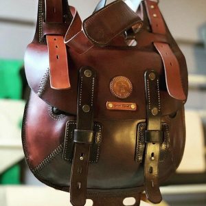 Выкройка кожаной сумки охотника.