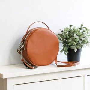 Выкройка круглой женской кожаной сумки.