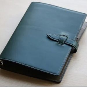 Выкройка для кожаной обложки ежедневника.