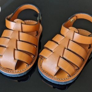 Выкройка кожаных детских сандалий.
