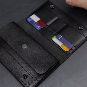 Выкройка кожаного кошелька с пуговицами для документов на машину.