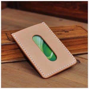 Выкройка кожаного кармана для пропуска или пластиковых карт.