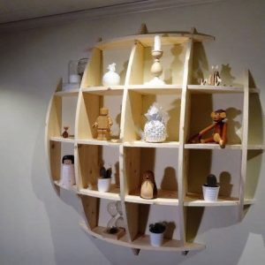 Полка в форме сферы с современным дизайном