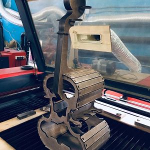 Макет мини-бара в форме виолончели для лазерной резки