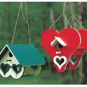 Макет кормушек для птиц в форме сердец