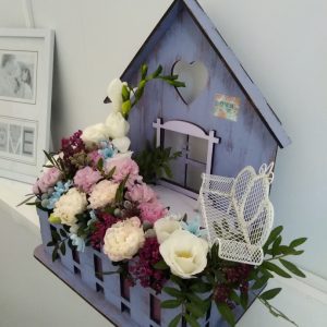 Макет декоративного домика для цветов