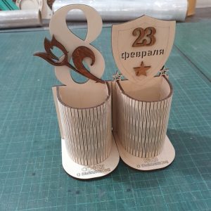 Праздничная карандашница для лазерной резки
