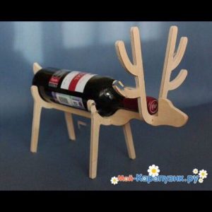 Стильная подставка для бутылки