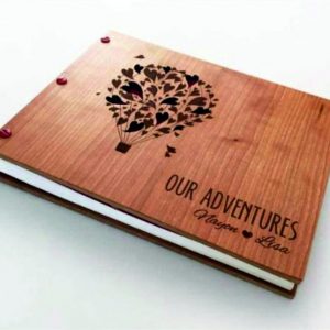 Яркая обложка для ежедневника с изображением воздушного шара