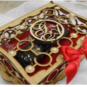 Изящная свадебная коробка для шампанского с декоративным лазерным узором