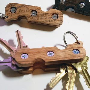 Макет брелока для ключей с уникальным дизайном для лазерной резки — компактный аксессуар с детализированным узором