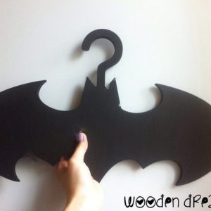 Оригинальная вешалка в стиле Бэтмена