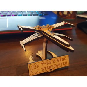 Модель корабля из фильма "Звездные Войны"