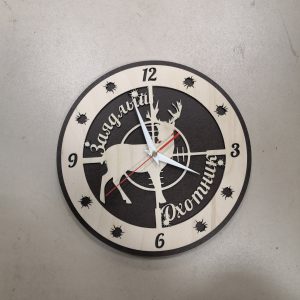 Часы в стиле охоты с оригинальным дизайном