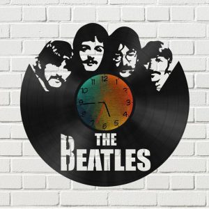 Часы в стиле The Beatles с оригинальным дизайном