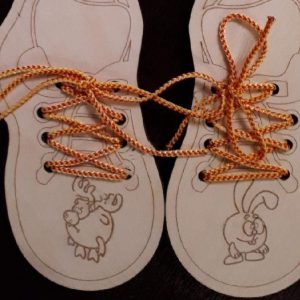 Креативный макет игры-шнуровки для лазерной резки