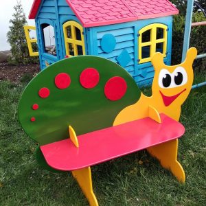 Уникальная скамейка в виде улитки