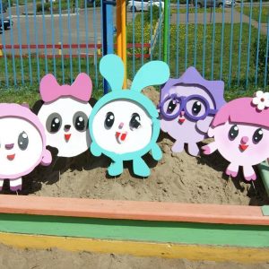 Макет для лазерной резки с изображением персонажей Смешариков — яркий и веселый дизайн