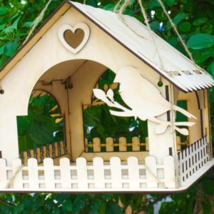 Уютная кормушка для птичек