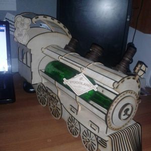 Макет минибара в форме поезда для лазерной резки