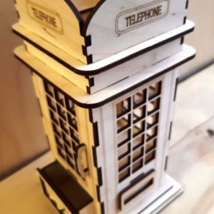 Карандашница в виде телефонной будки – стильный органайзер для письменных принадлежностей