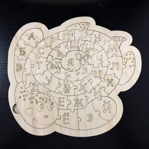 Яркий пазл-алфавит в форме черепахи