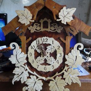 Элегантные маятниковые часы с оригинальным дизайном