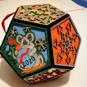 Красочный новогодний додекаэдр