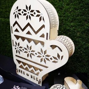 Шкатулка в виде варежки
